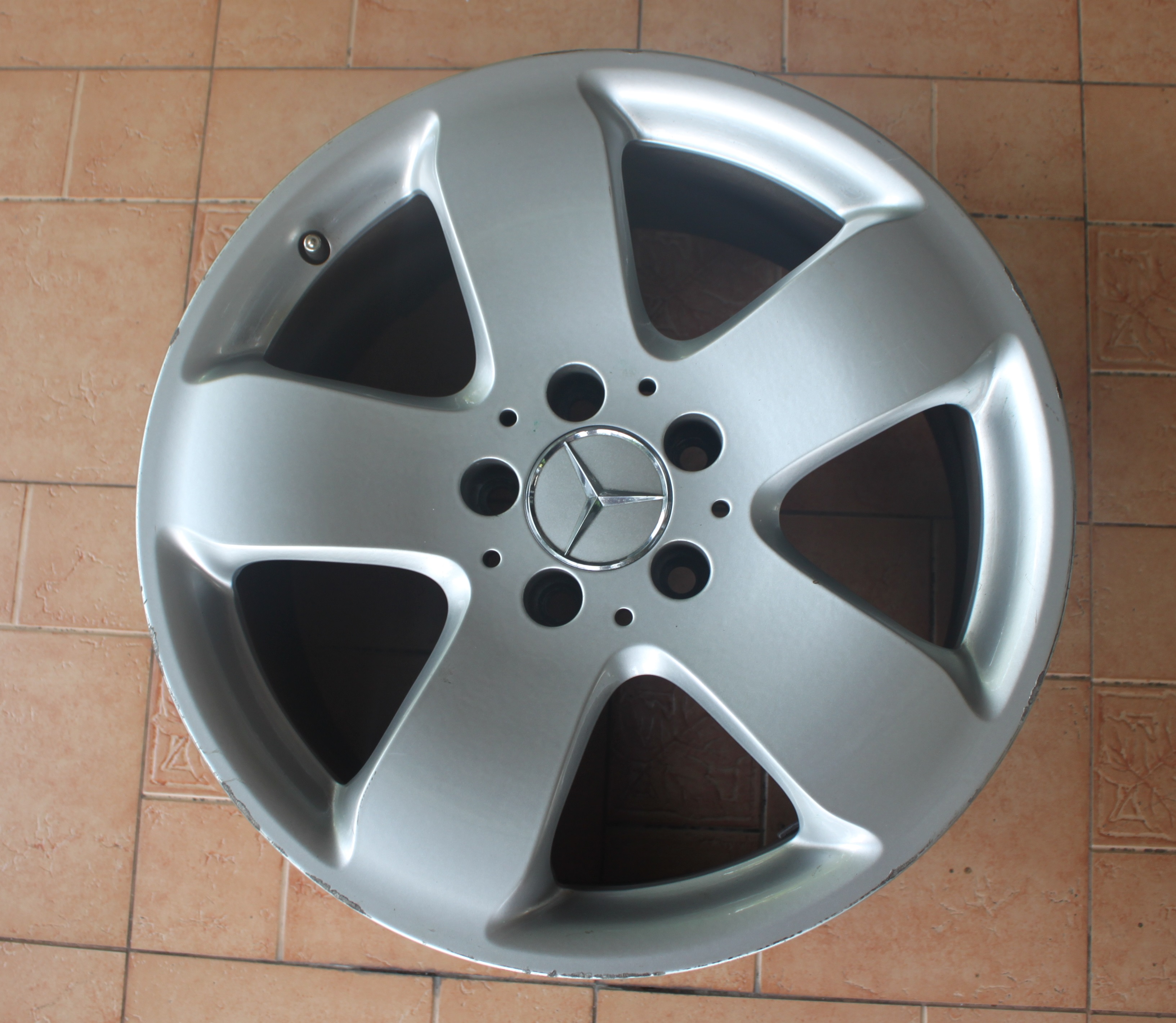 ล้อปังตอ (W211) 17 นิ้ว กว้าง 8 ET38